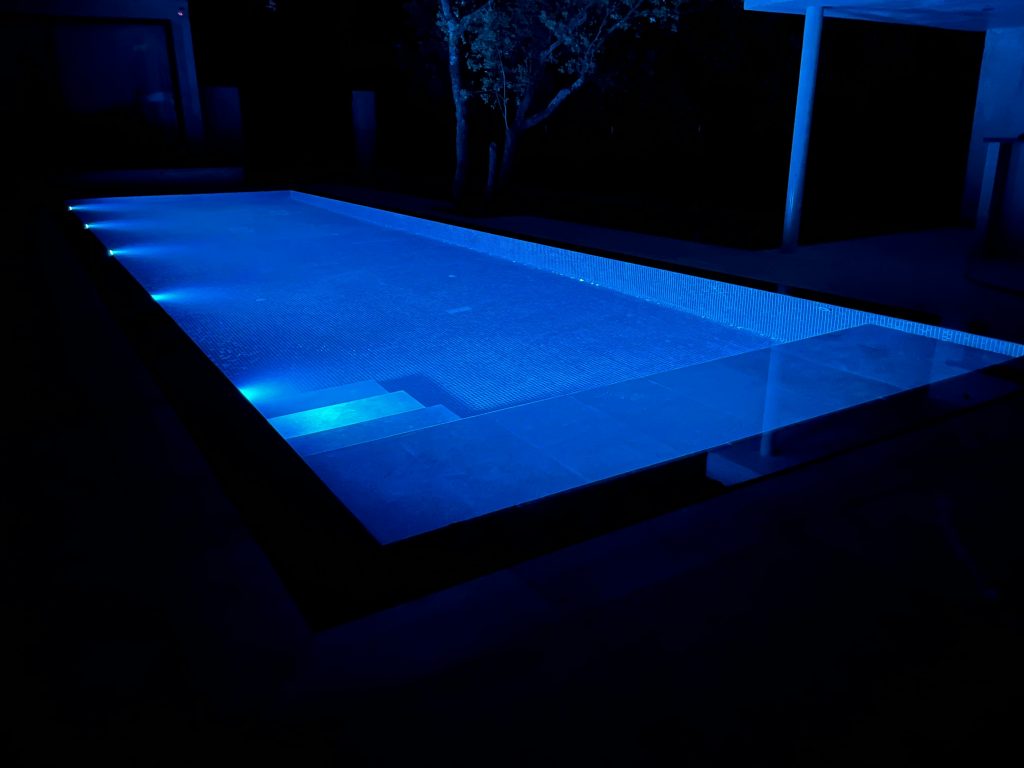 Aix en provence | Piscine miroir de nuit (14.00m x 4.00m)